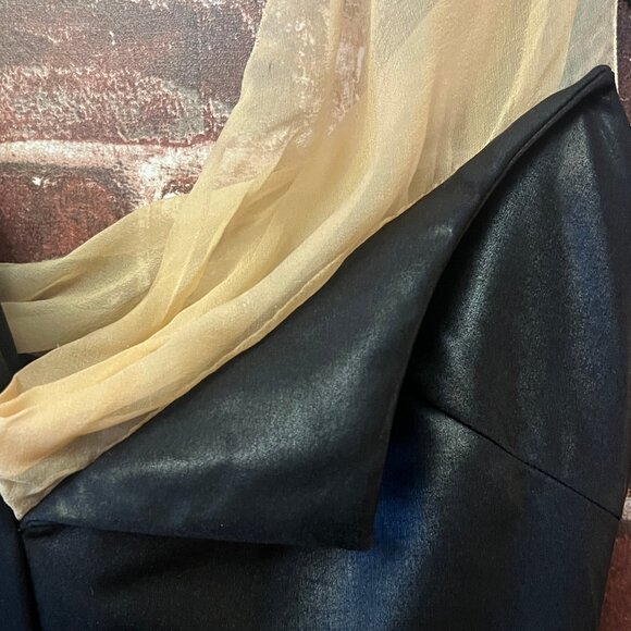 NWT Vintage Gianni Versace Couture Black & Gold Asymmetric Silk Gown - Picture 4 of 16